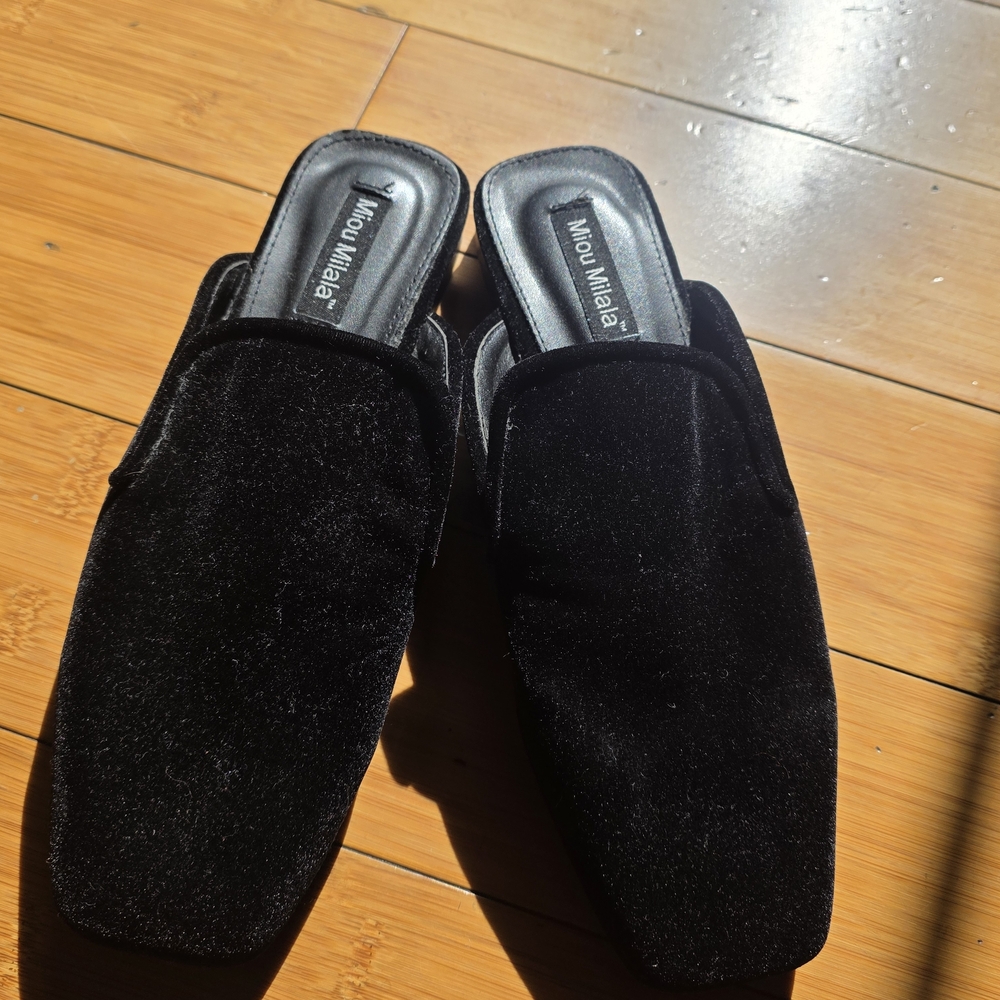 Black Velvet Flats